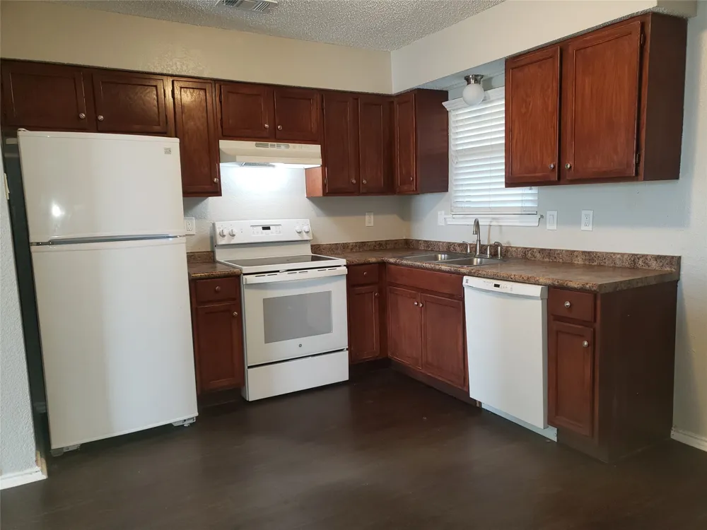 644 S Rogers Road Irving, TX 75060