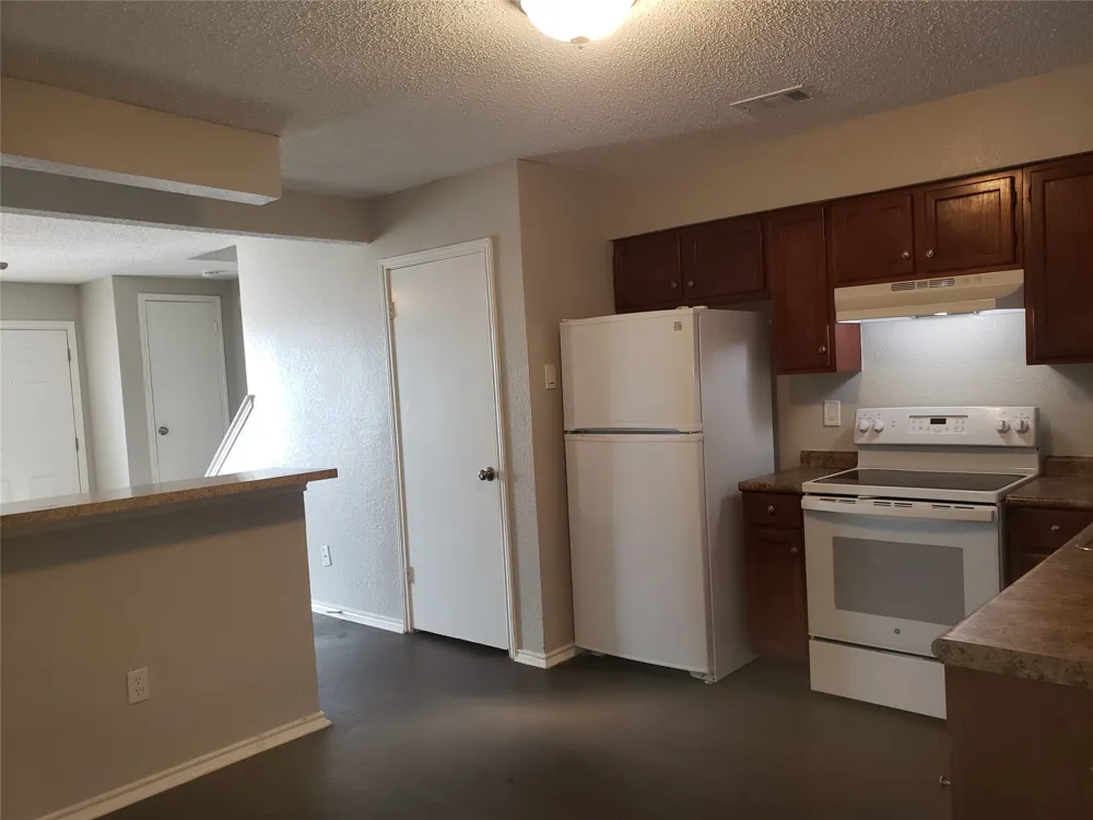 644 S Rogers Road Irving, TX 75060