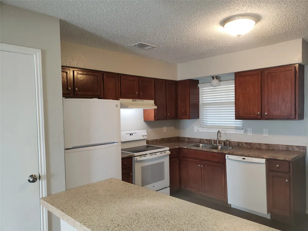 644 S Rogers Road Irving, TX 75060