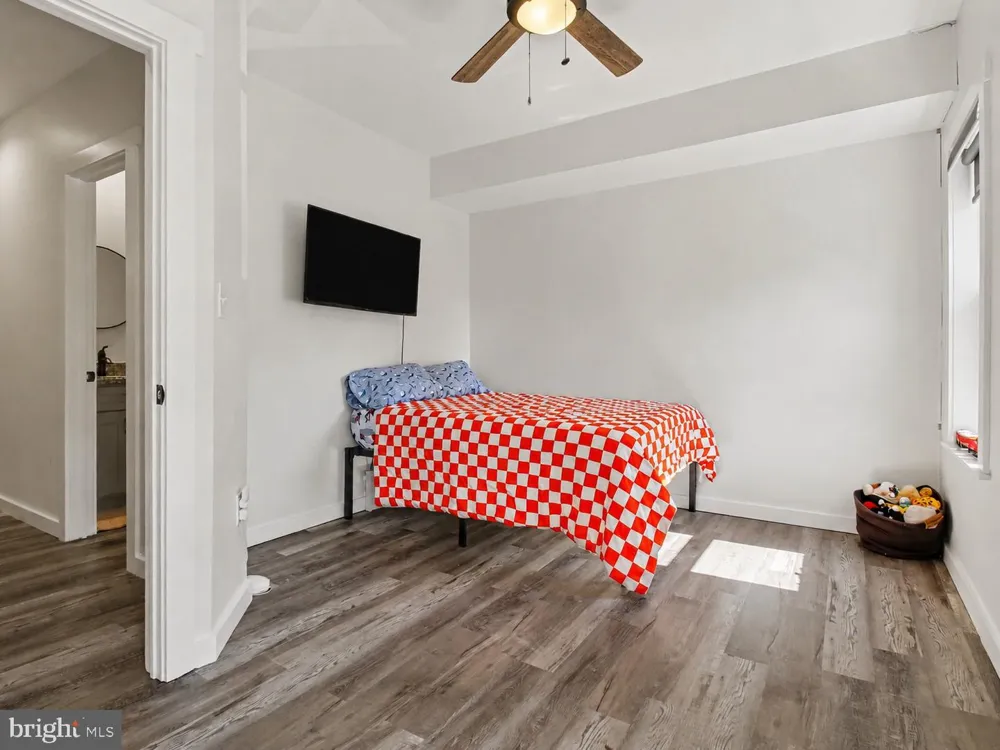 3915 ROLAND AVENUE Baltimore, MD 21211
