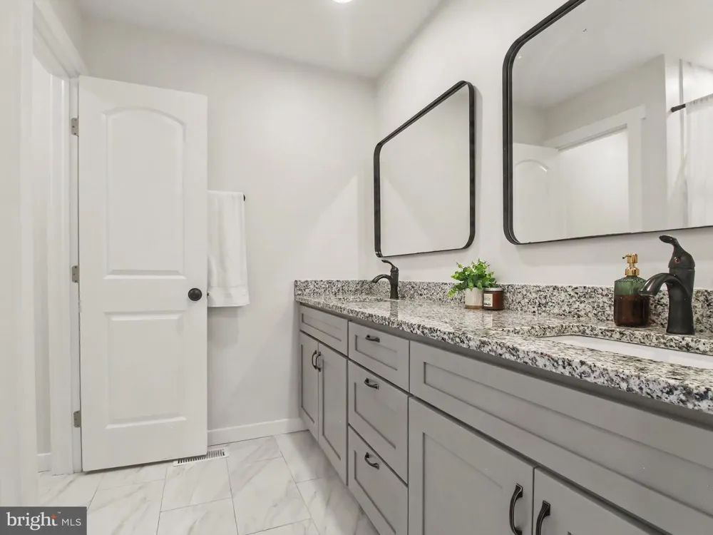 3915 ROLAND AVENUE Baltimore, MD 21211