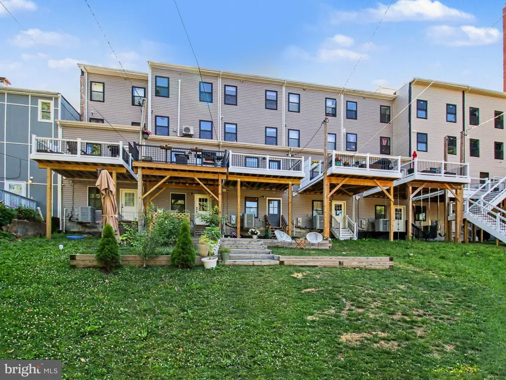 3915 ROLAND AVENUE Baltimore, MD 21211