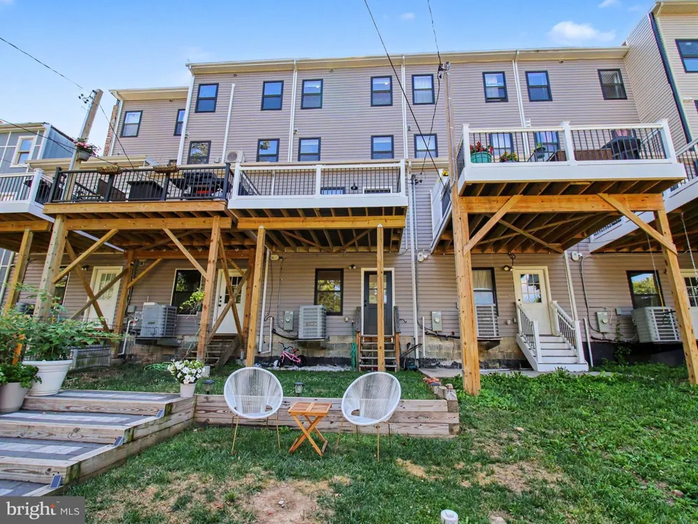 3915 ROLAND AVENUE Baltimore, MD 21211