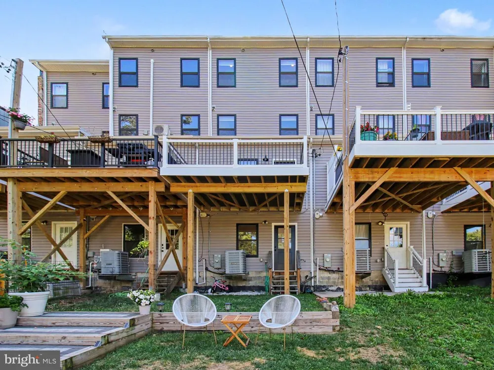 3915 ROLAND AVENUE Baltimore, MD 21211