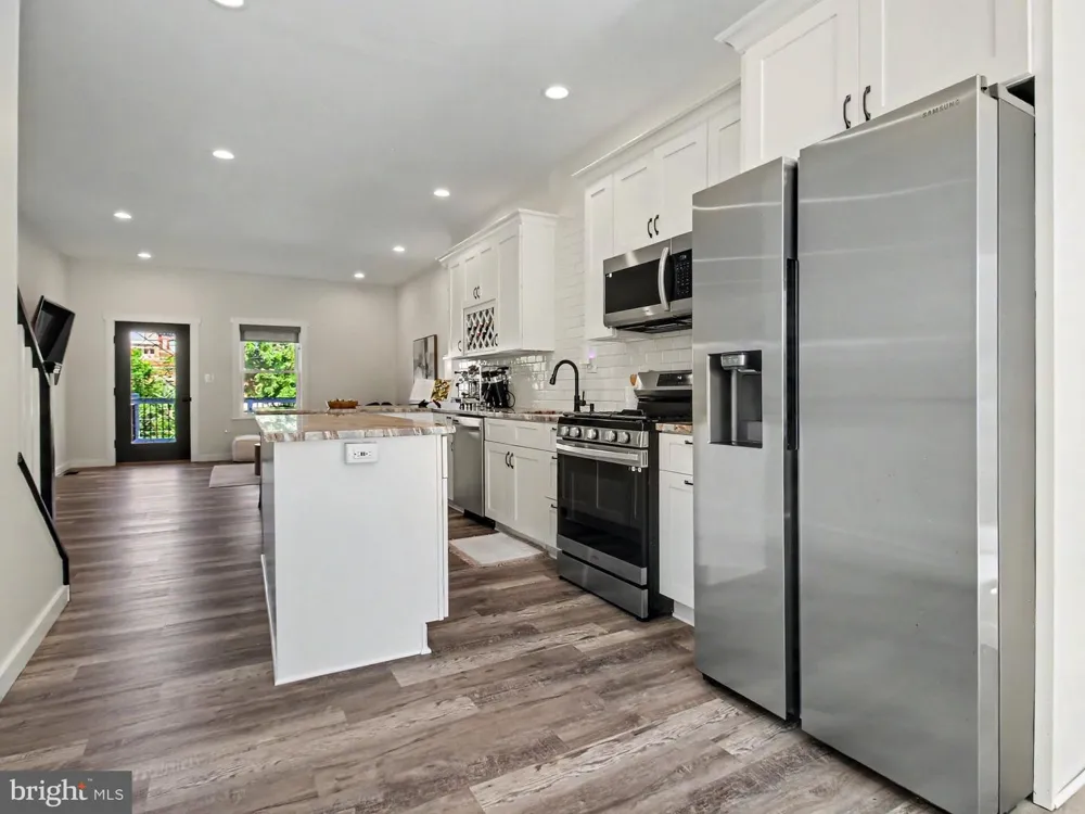 3915 ROLAND AVENUE Baltimore, MD 21211