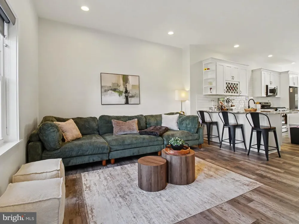 3915 ROLAND AVENUE Baltimore, MD 21211