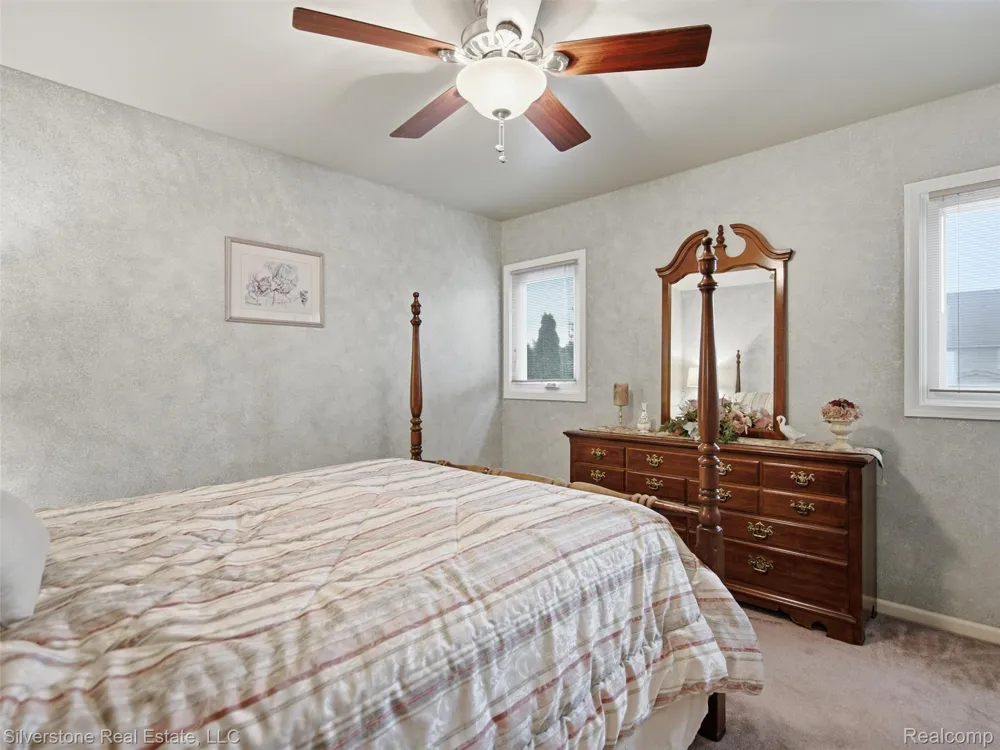 6577 Edith Court Troy City, MI 48085