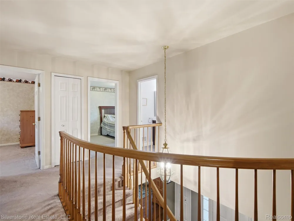 6577 Edith Court Troy City, MI 48085