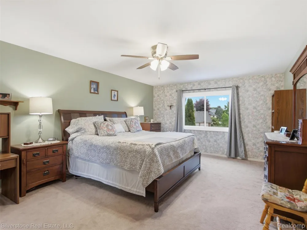 6577 Edith Court Troy City, MI 48085