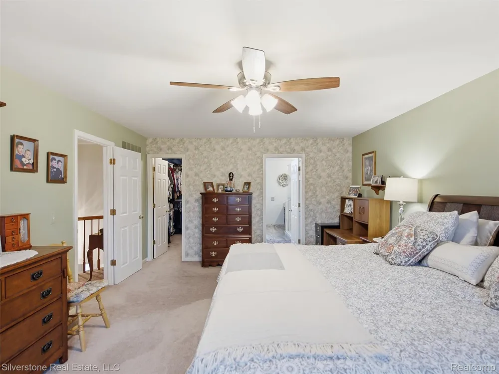 6577 Edith Court Troy City, MI 48085