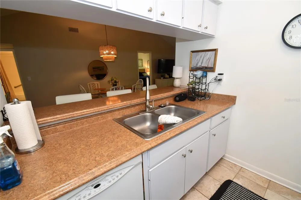 1712 GLENHOUSE DRIVE #GL417 Sarasota, FL 34231
