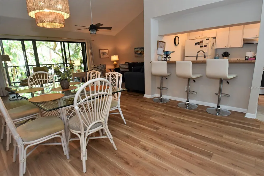 1712 GLENHOUSE DRIVE #GL417 Sarasota, FL 34231