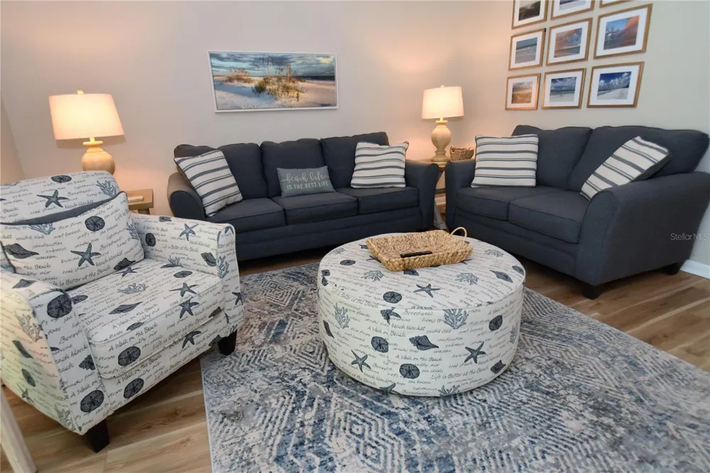 1712 GLENHOUSE DRIVE #GL417 Sarasota, FL 34231