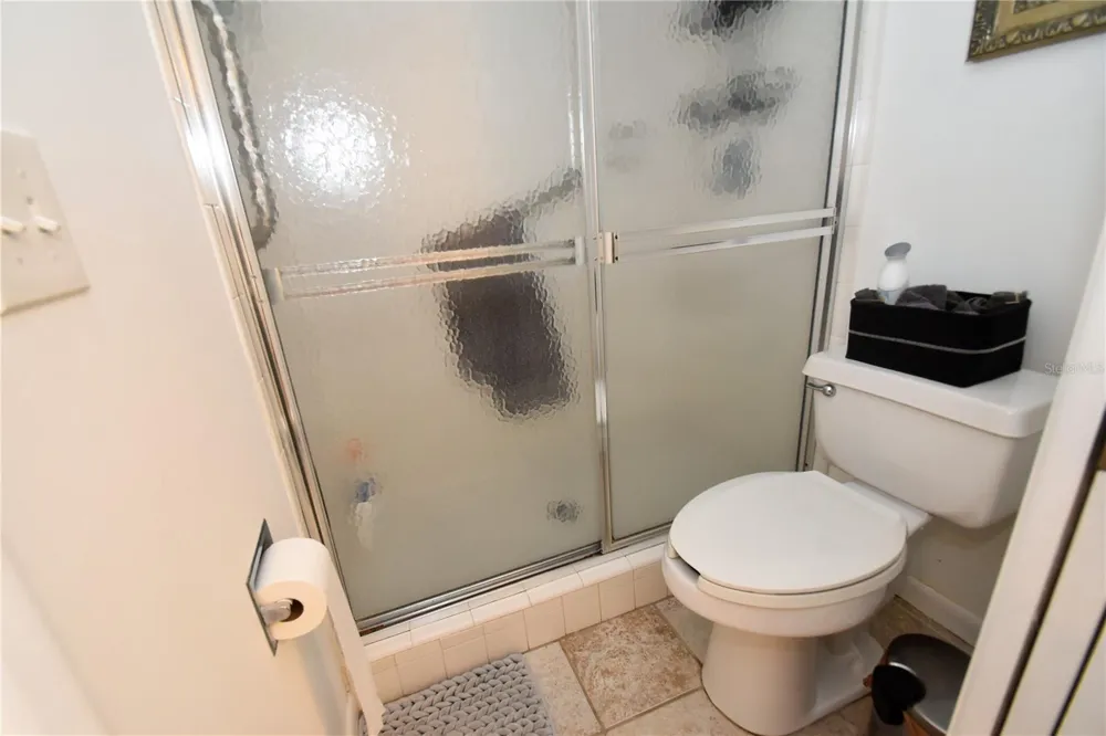 1712 GLENHOUSE DRIVE #GL417 Sarasota, FL 34231