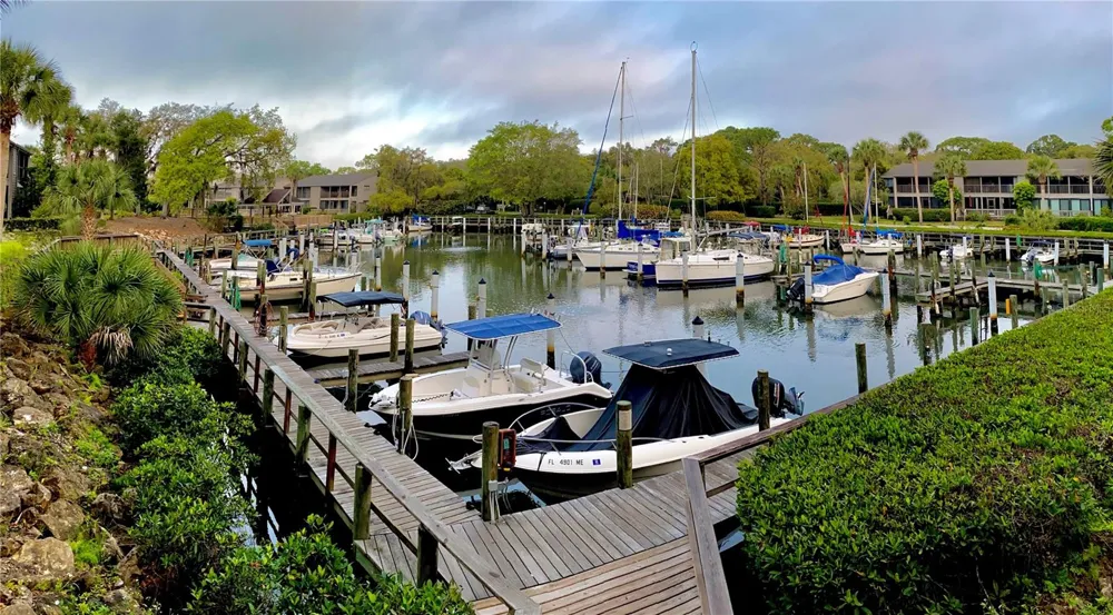 1712 GLENHOUSE DRIVE #GL417 Sarasota, FL 34231
