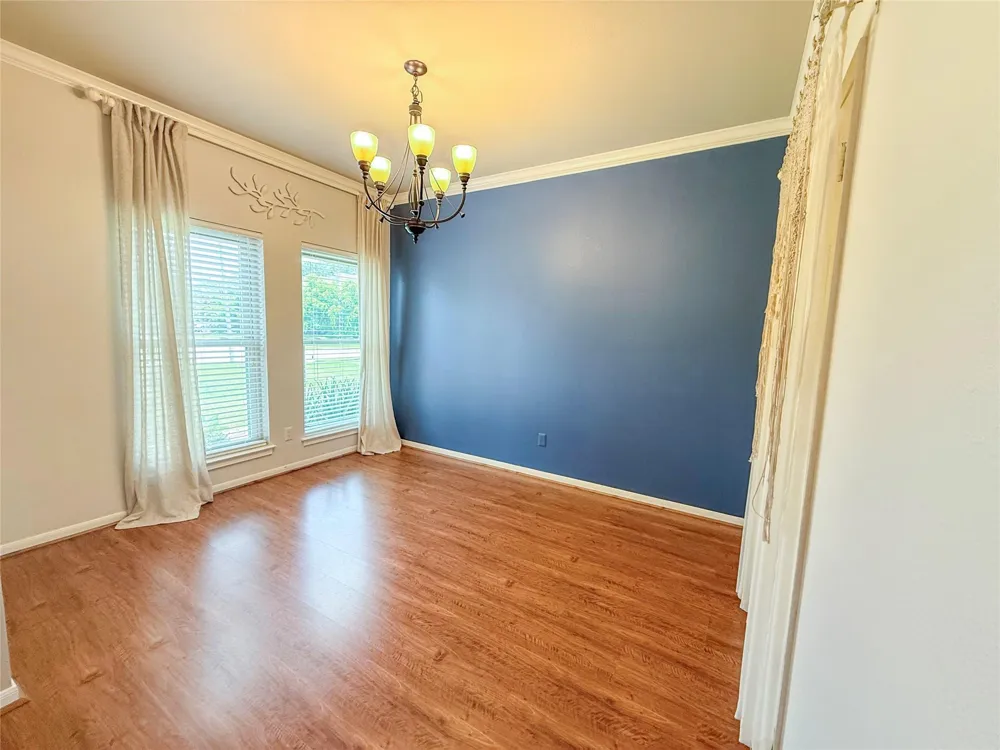205 Peppermint Drive Lake Jackson, TX 77566