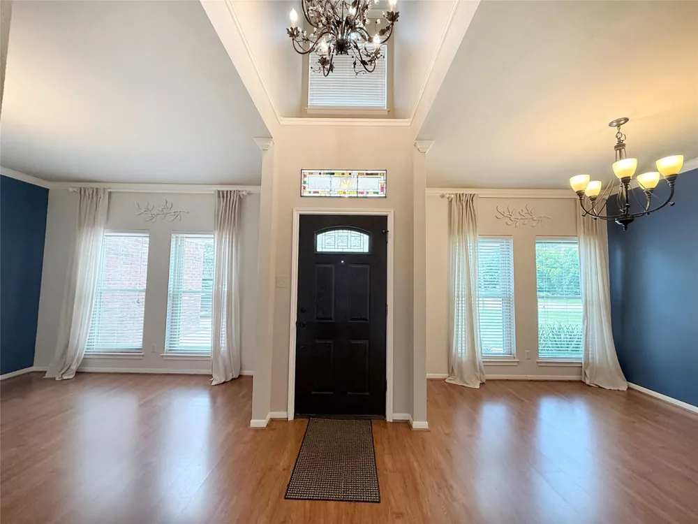 205 Peppermint Drive Lake Jackson, TX 77566