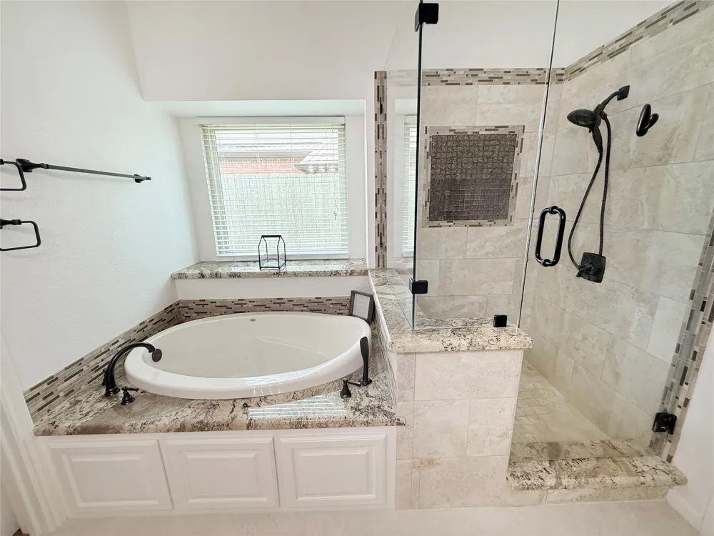 205 Peppermint Drive Lake Jackson, TX 77566
