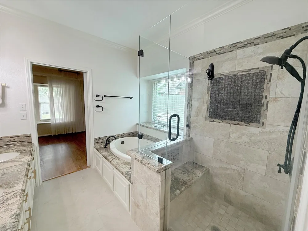 205 Peppermint Drive Lake Jackson, TX 77566