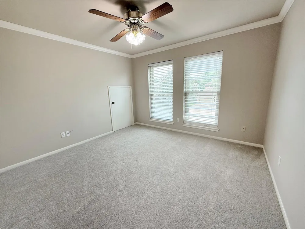 205 Peppermint Drive Lake Jackson, TX 77566