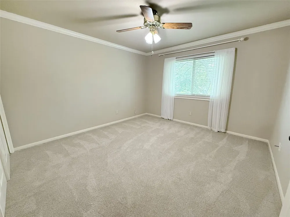 205 Peppermint Drive Lake Jackson, TX 77566