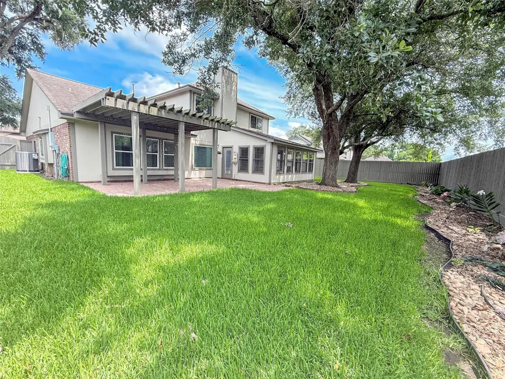 205 Peppermint Drive Lake Jackson, TX 77566