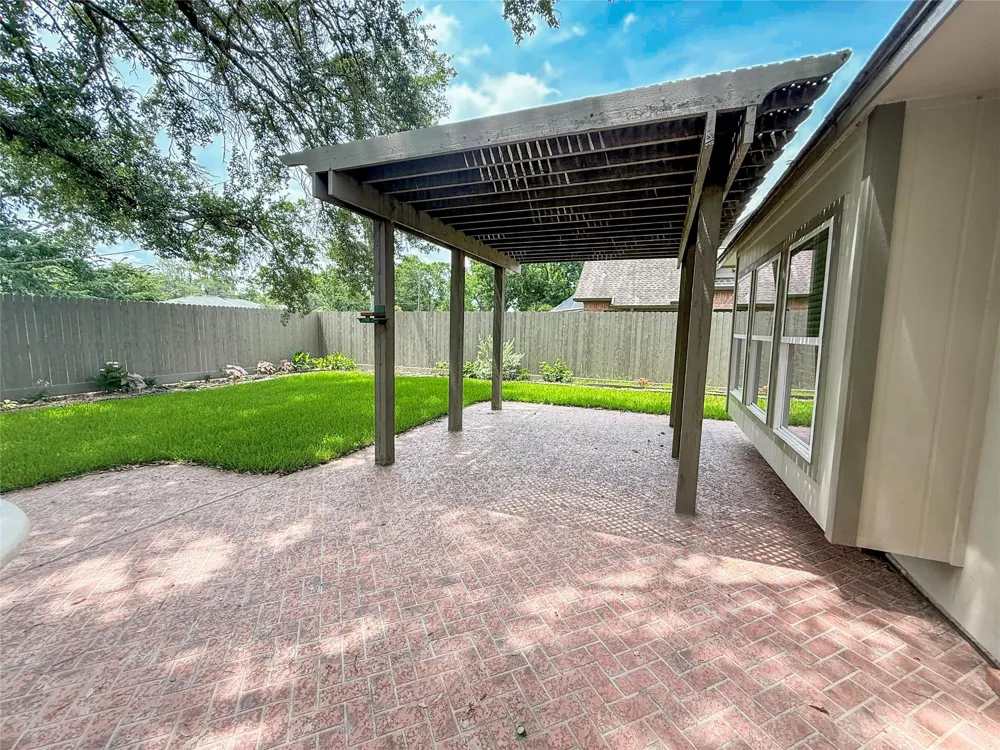 205 Peppermint Drive Lake Jackson, TX 77566