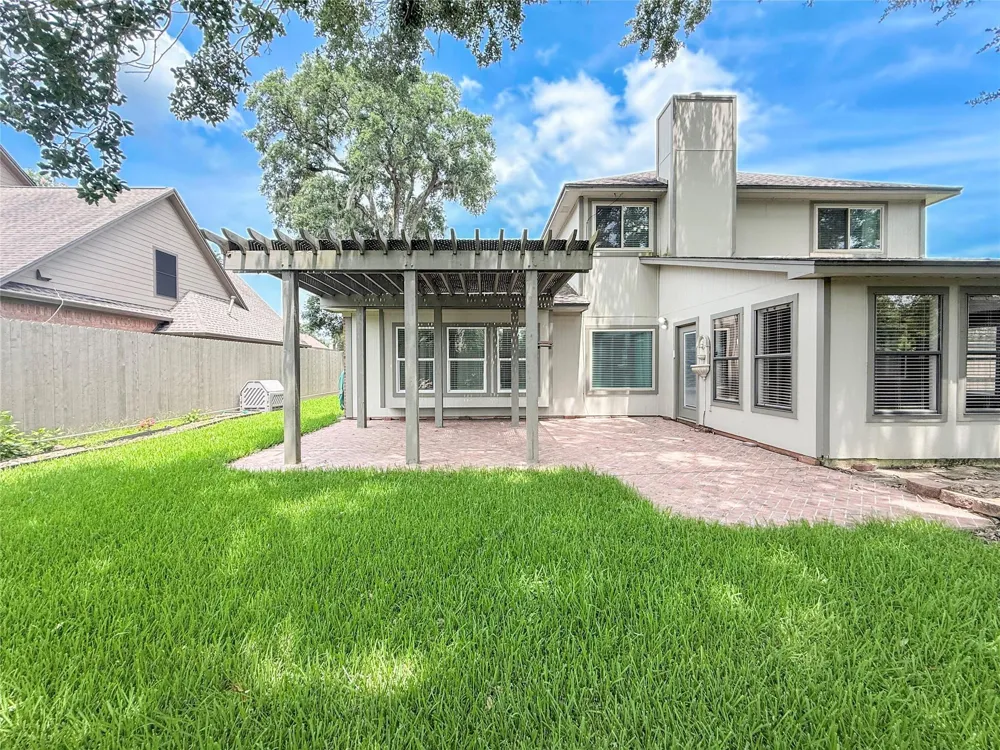 205 Peppermint Drive Lake Jackson, TX 77566