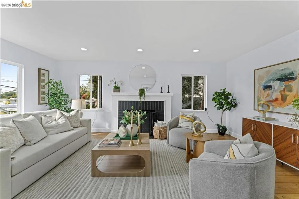 6032 Mauritania Ave Oakland, CA 94605
