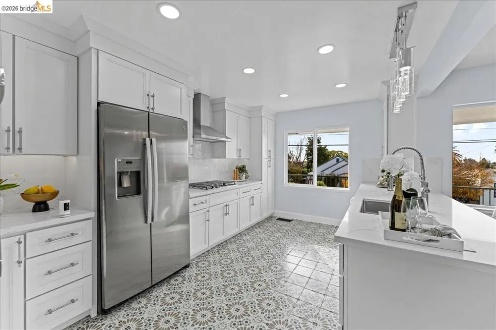6032 Mauritania Ave Oakland, CA 94605
