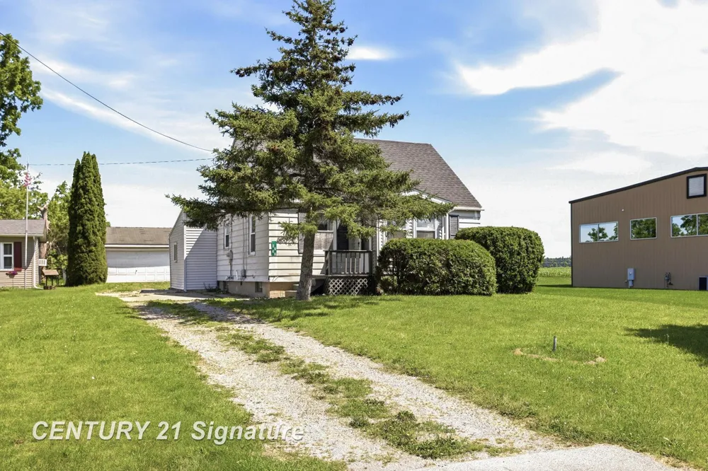 6737 Dixie Highway Bridgeport Charter Township, MI 48722
