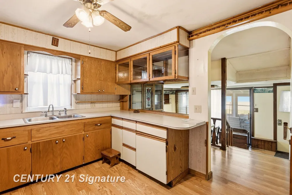6737 Dixie Highway Bridgeport Charter Township, MI 48722