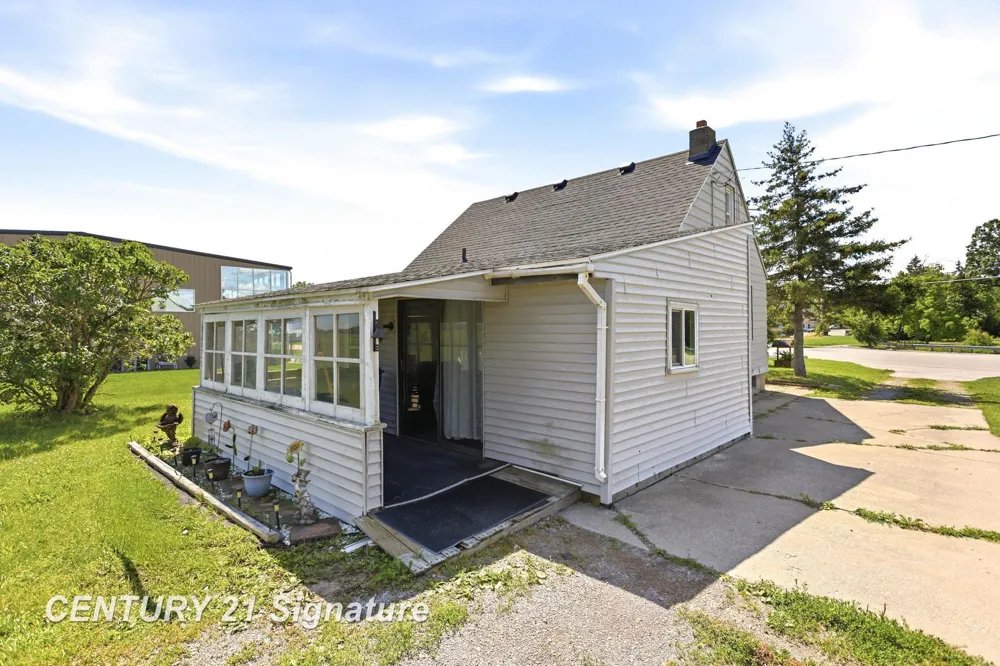 6737 Dixie Highway Bridgeport Charter Township, MI 48722