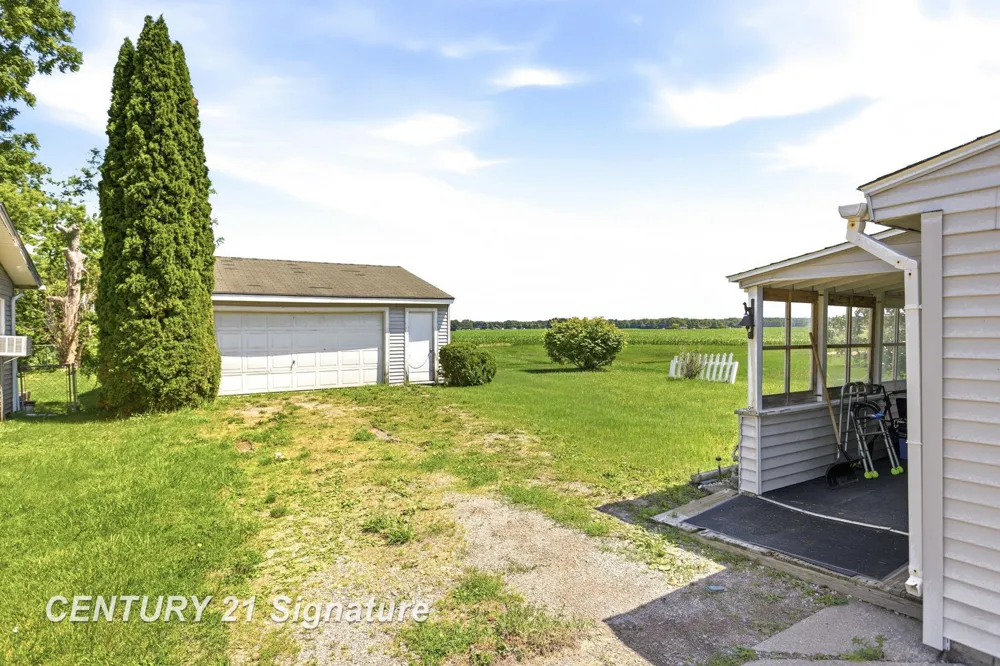 6737 Dixie Highway Bridgeport Charter Township, MI 48722