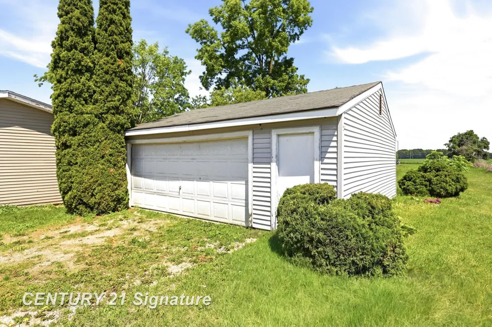 6737 Dixie Highway Bridgeport Charter Township, MI 48722