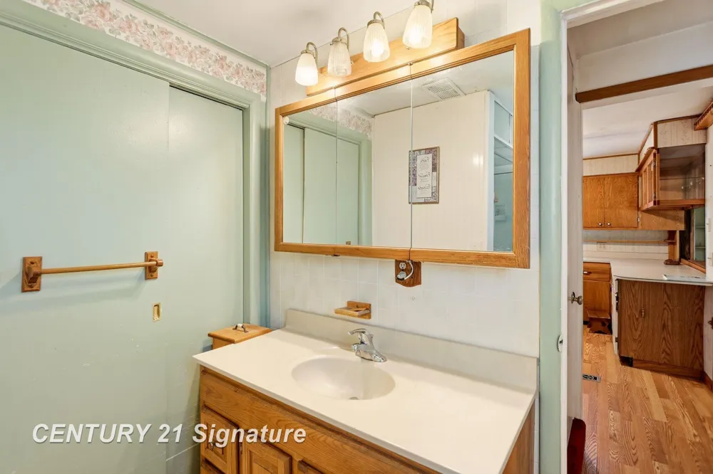 6737 Dixie Highway Bridgeport Charter Township, MI 48722