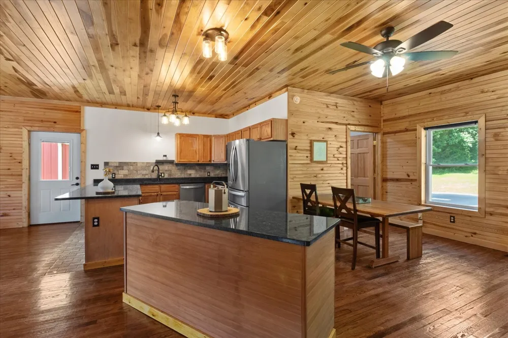 100 Asbury Dr New Johnsonville, TN 37134