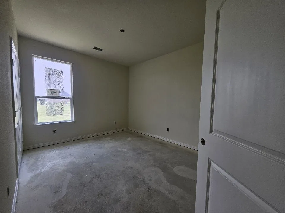 901 Silverleaf Drive Ennis, TX 75119