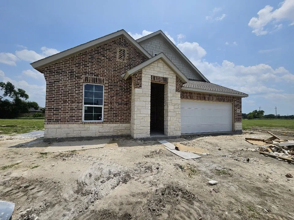 901 Silverleaf Drive Ennis, TX 75119