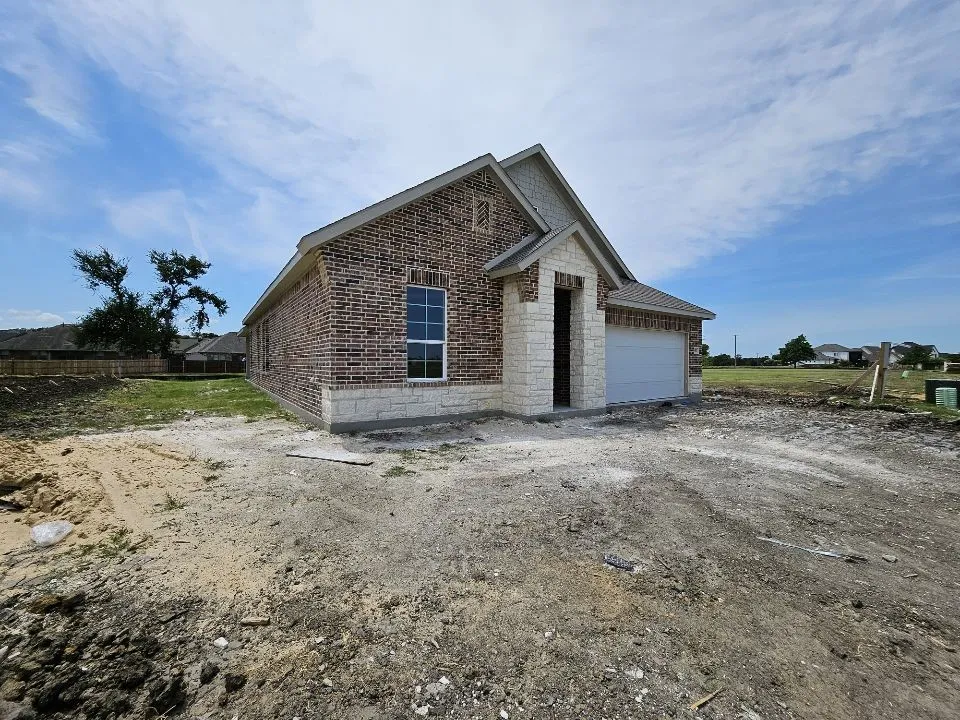 901 Silverleaf Drive Ennis, TX 75119