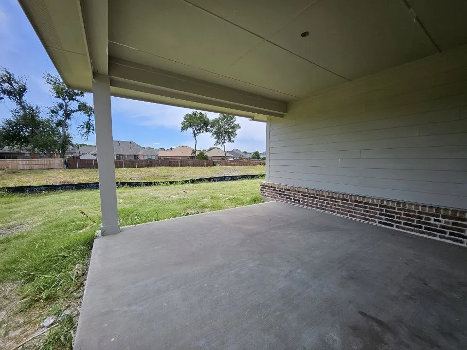 901 Silverleaf Drive Ennis, TX 75119