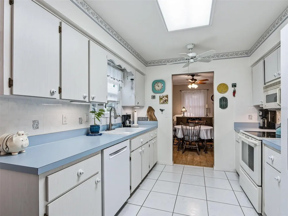 2107 GREENLAW COURT Leesburg, FL 34788