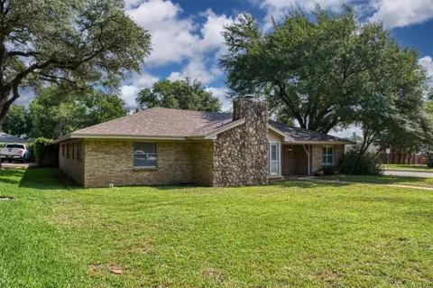 4501 Trowbridge Drive