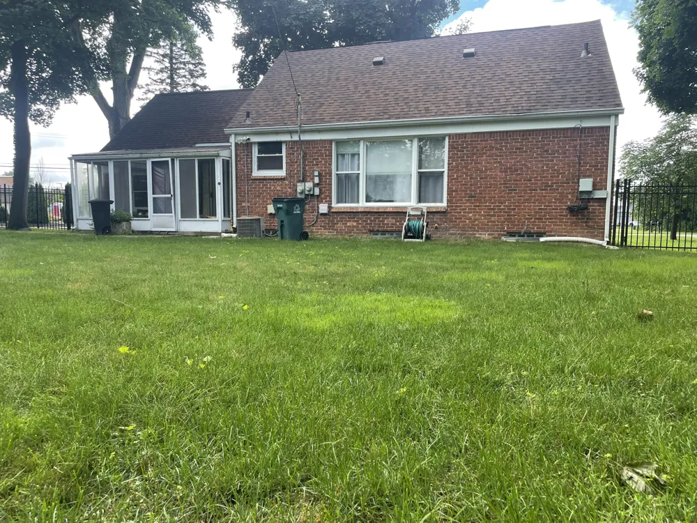 27551 Goldengate Drive W Lathrup Village, MI 48076