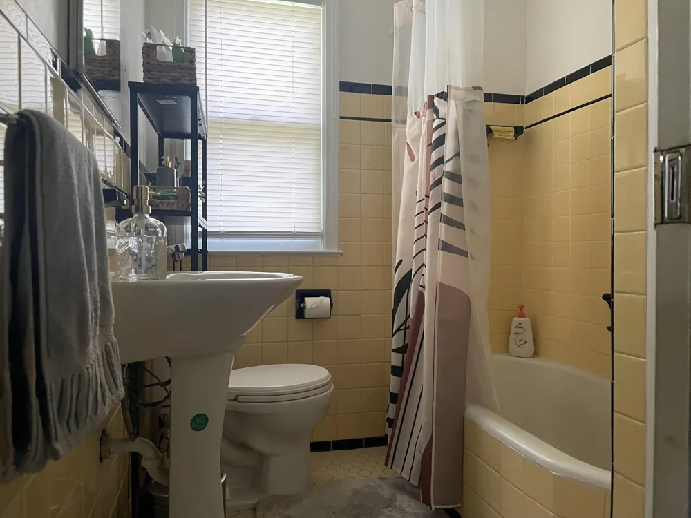 27551 Goldengate Drive W Lathrup Village, MI 48076