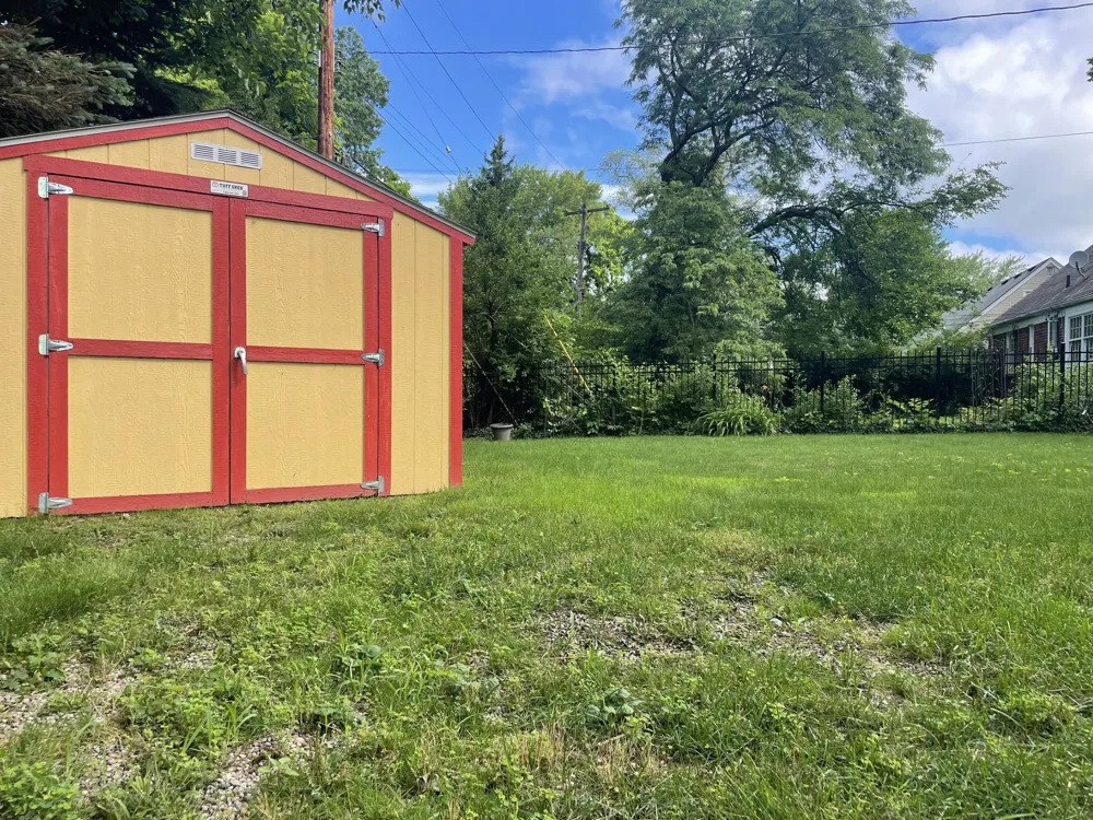 27551 Goldengate Drive W Lathrup Village, MI 48076