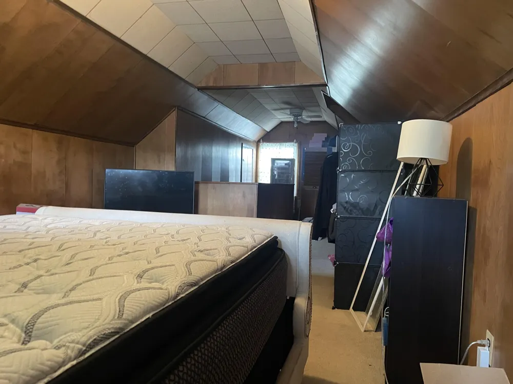 27551 Goldengate Drive W Lathrup Village, MI 48076