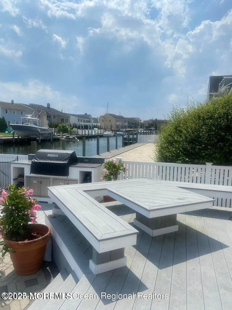 1712 Rue Mirador Point Pleasant, NJ 08742