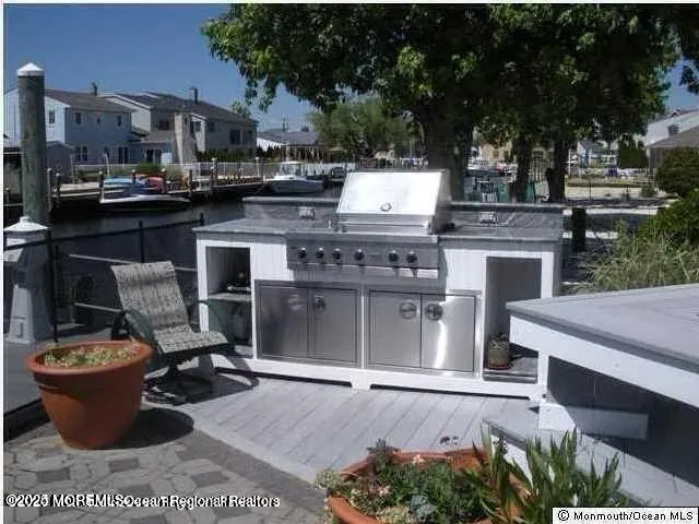 1712 Rue Mirador Point Pleasant, NJ 08742