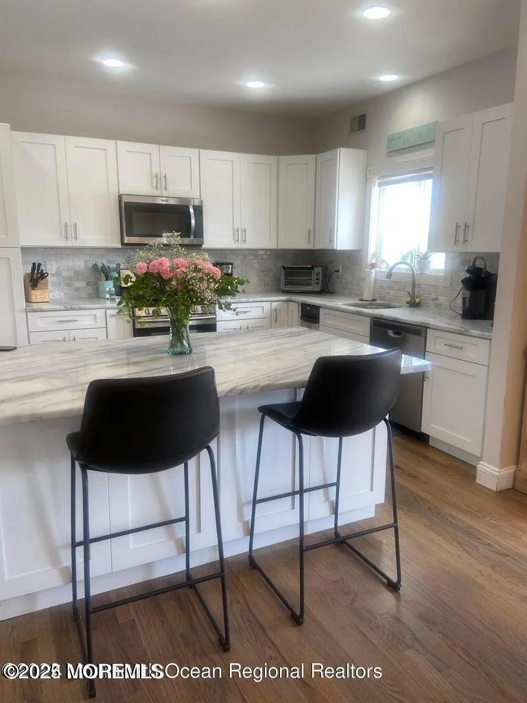 1712 Rue Mirador Point Pleasant, NJ 08742